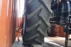 Logistic Services - Tractors' Loading